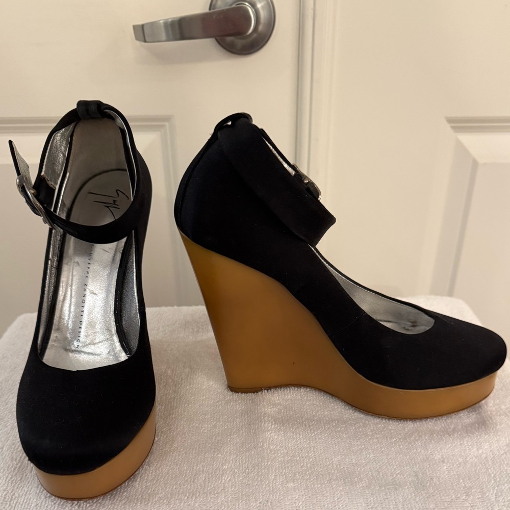 Giuseppe Zanotti Black Wedges